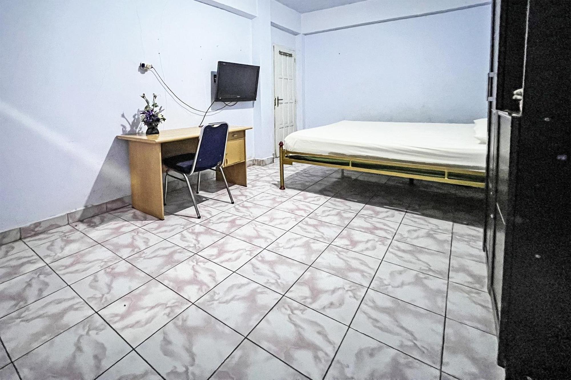 Oyo 91757 Surya Hotelneartaman Anggrek Pkk Watansoppeng Lalabata المظهر الخارجي الصورة