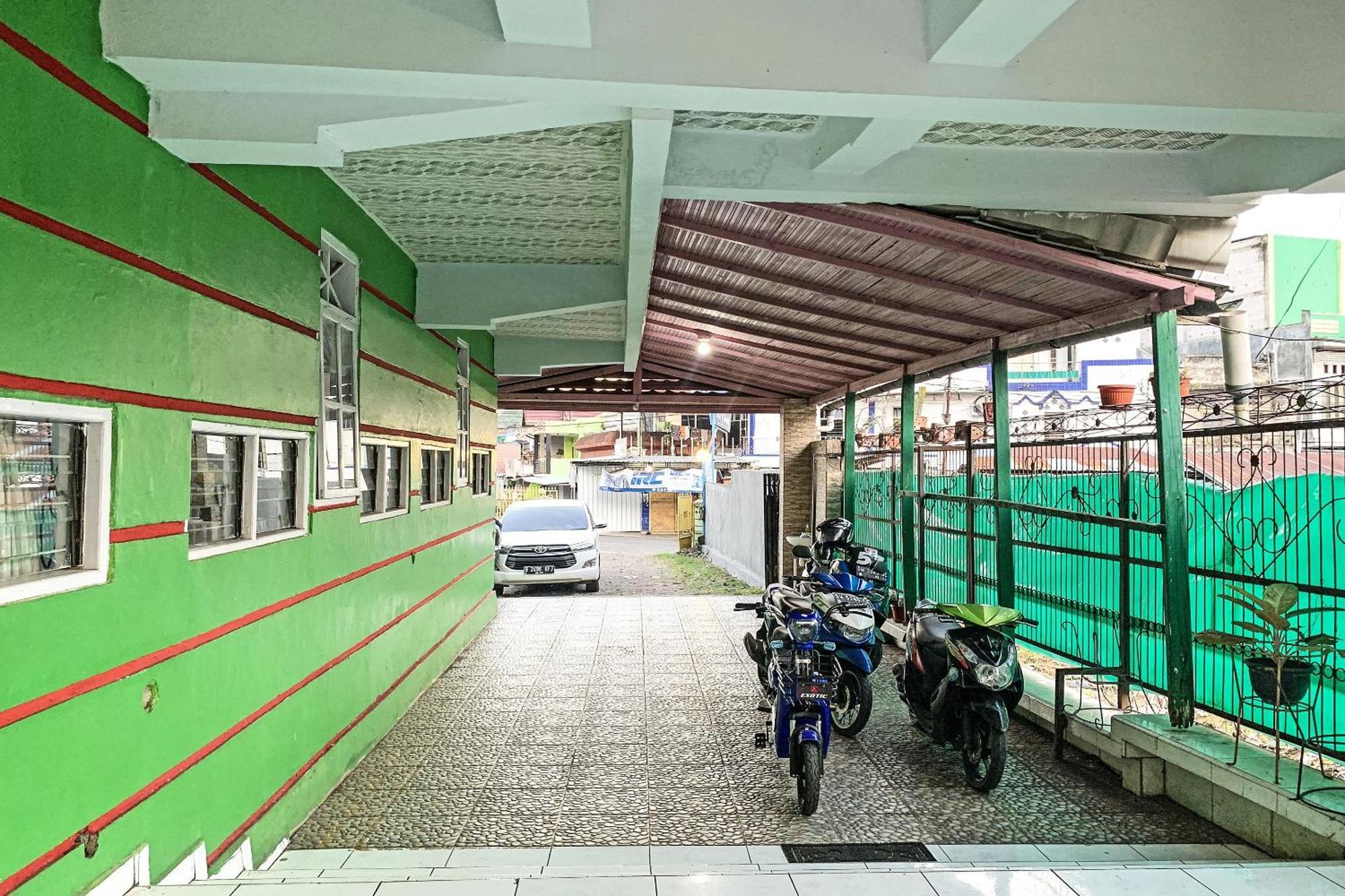 Oyo 91757 Surya Hotelneartaman Anggrek Pkk Watansoppeng Lalabata المظهر الخارجي الصورة