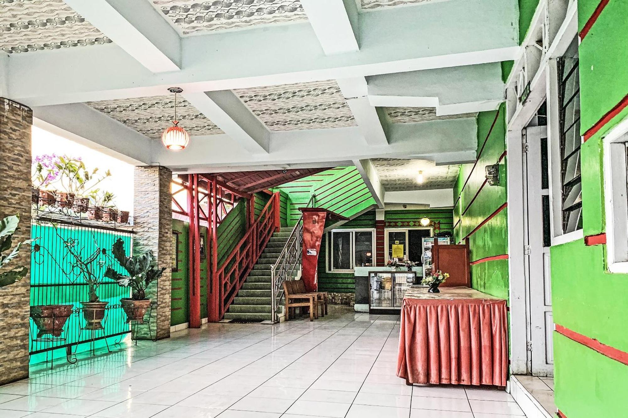 Oyo 91757 Surya Hotelneartaman Anggrek Pkk Watansoppeng Lalabata المظهر الخارجي الصورة